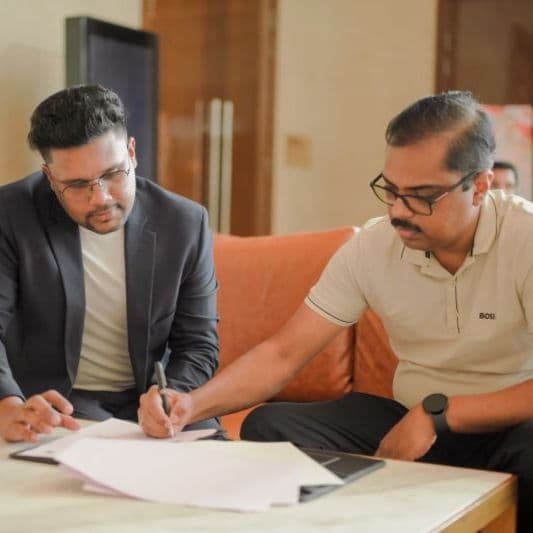 What an Unexpected Airport Conversation Taught Me About Gratitude as Leadership Strategy